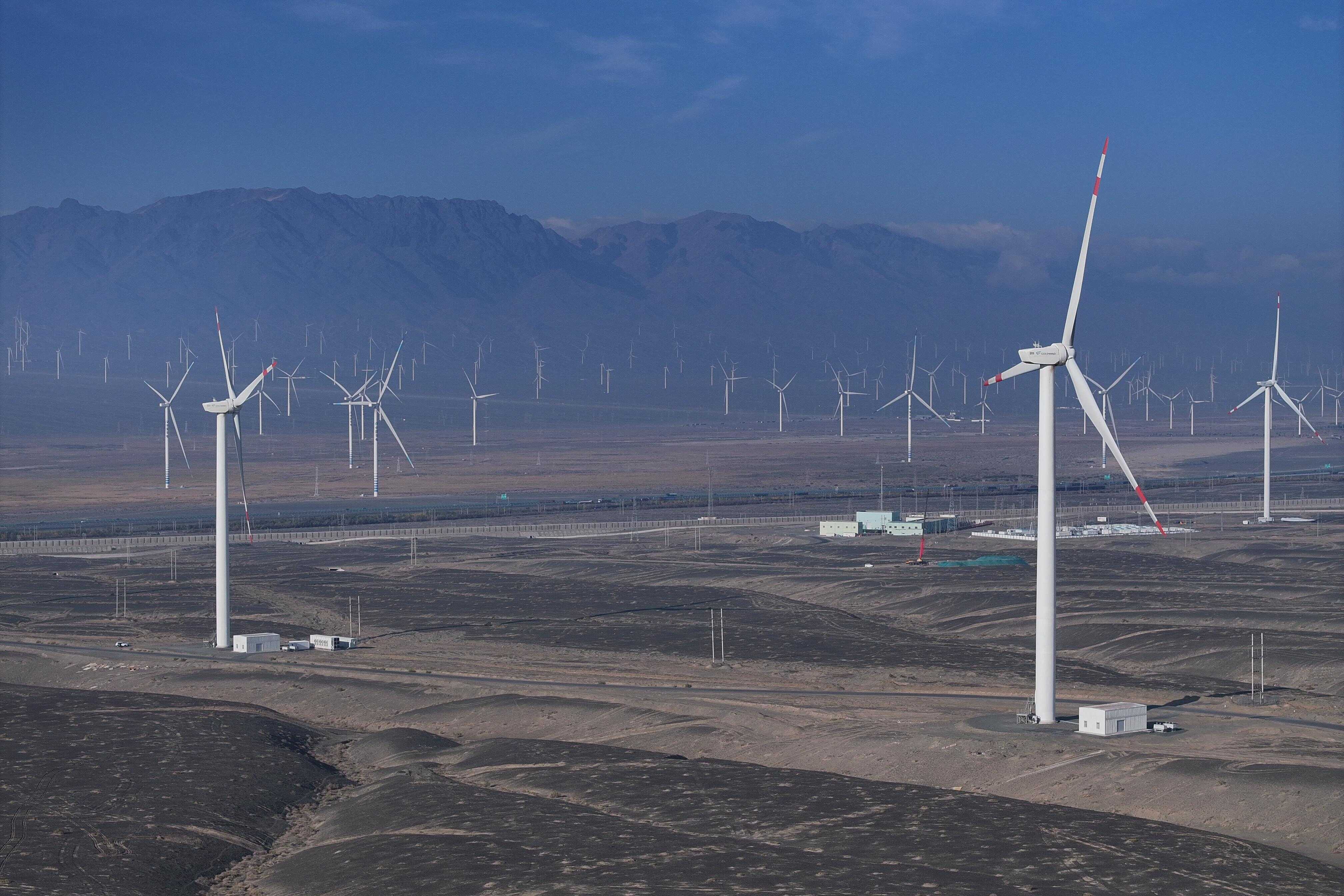 【中国科学报】首个陆上风电直流发电示范系统在乌鲁木齐建成